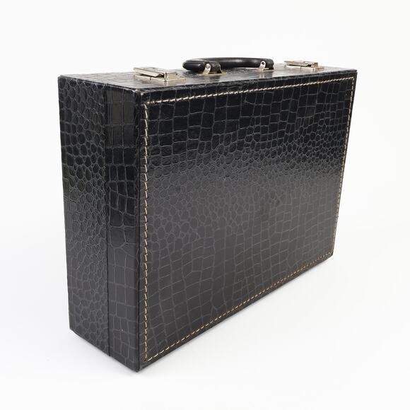 Vtg Faux Alligator Skin 8 Track Carry Case Holds 30 Cartridges Black Red - Picture 6 of 10